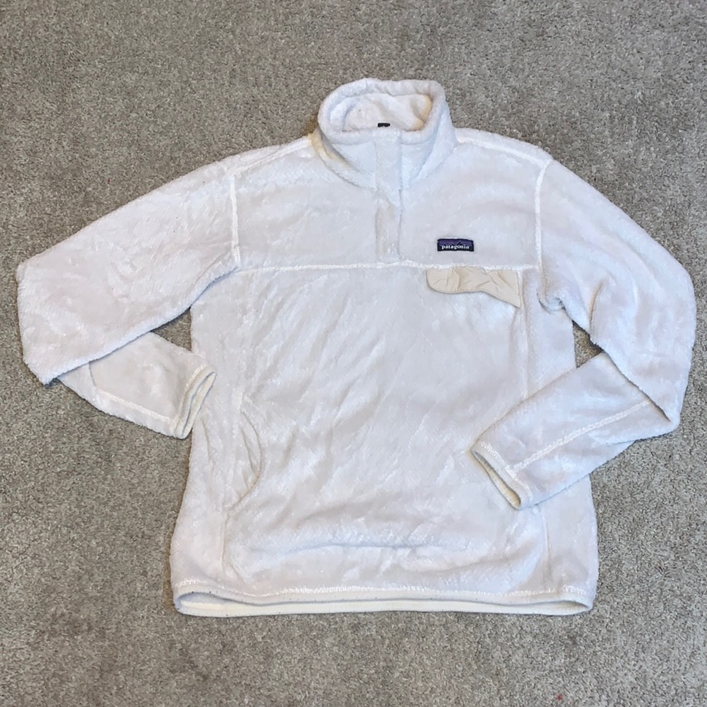Patagonia Fuzzy Pullover with front pocket